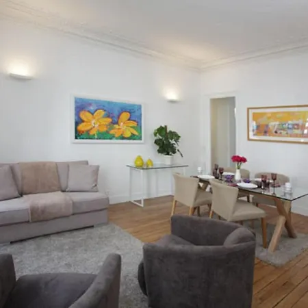 Two Bedroom Le Marais / Pompidou * Parijs