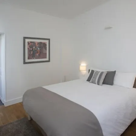 Two Bedroom Le Marais / Pompidou Appartement *